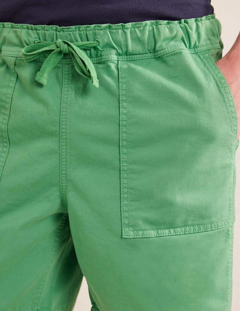 Green Men's Boden Relaxed Twill Shorts | 20713HZIV