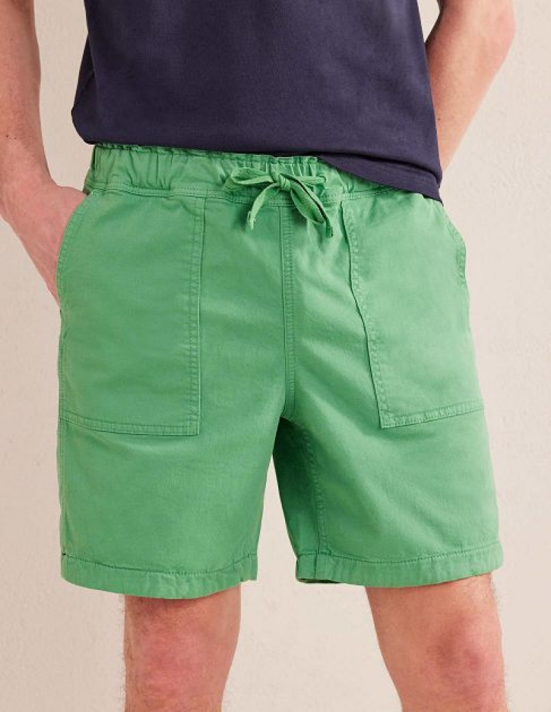 Green Men's Boden Relaxed Twill Shorts | 20713HZIV