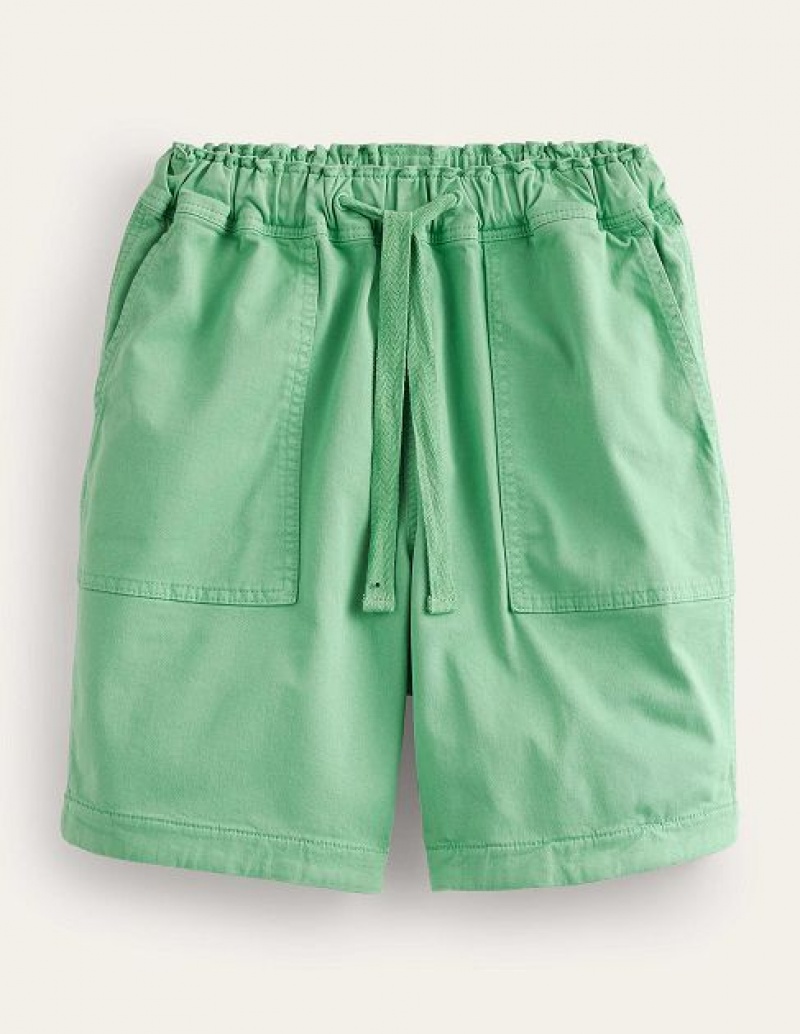 Green Men's Boden Relaxed Twill Shorts | 20713HZIV