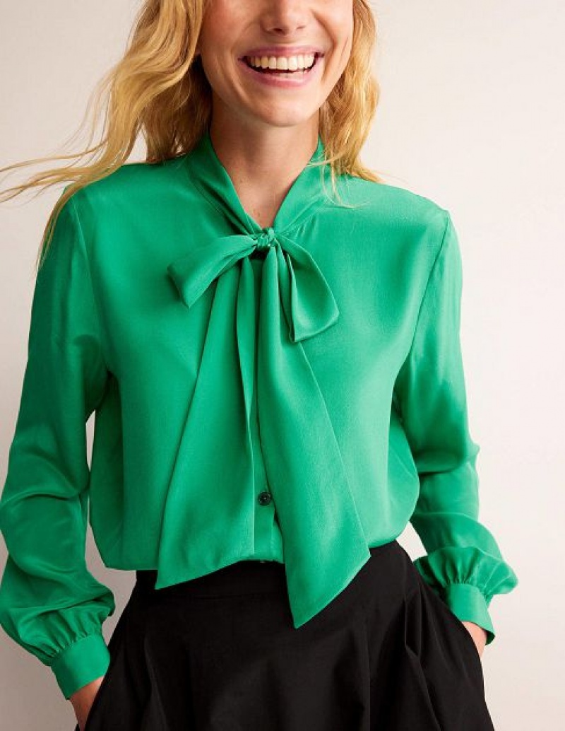 Green Women's Boden Bow Neck Button Down Blouse | 45602GFAH